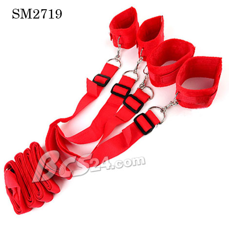 Dụng cụ tình dục bạo dâm trói chân tay người tình